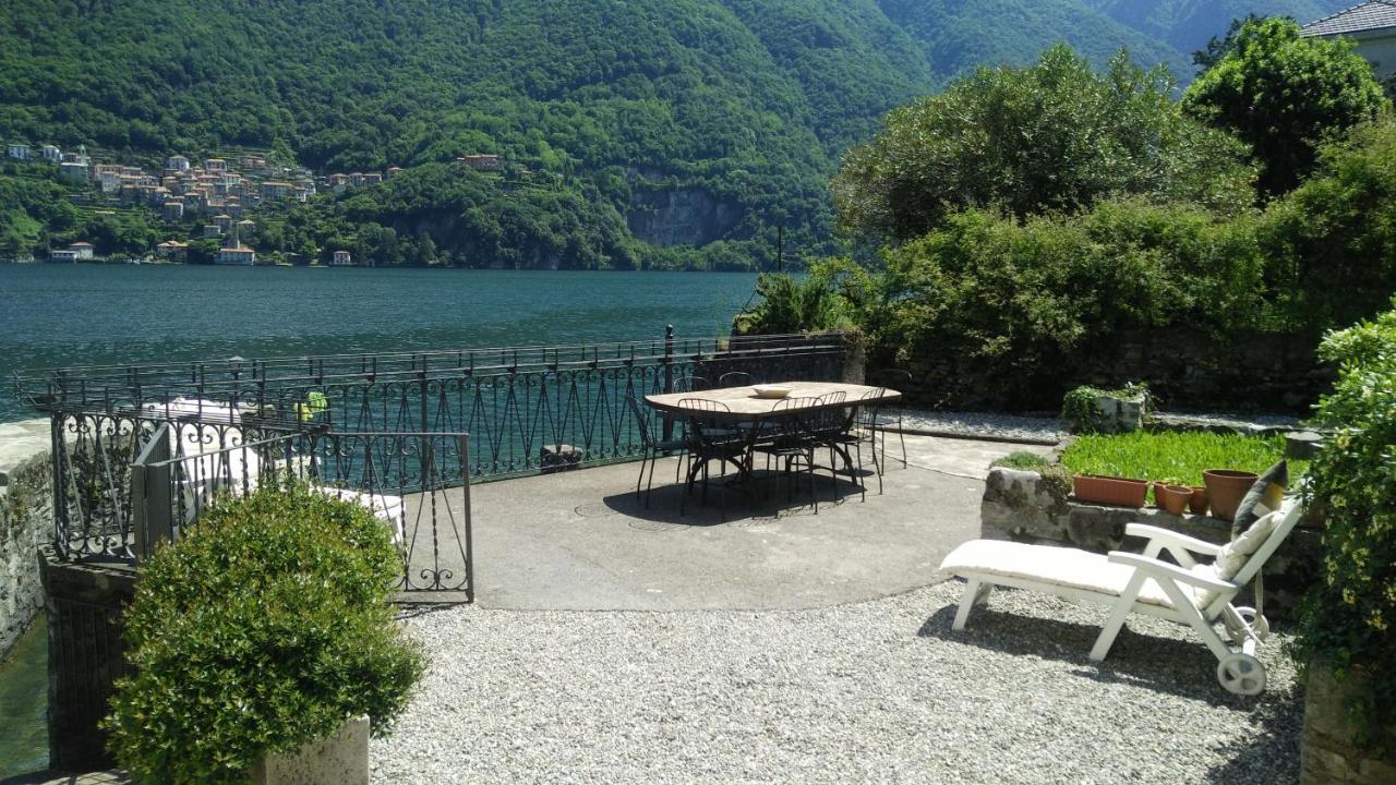 House On The Lake Shore Of Laglio Exteriör bild