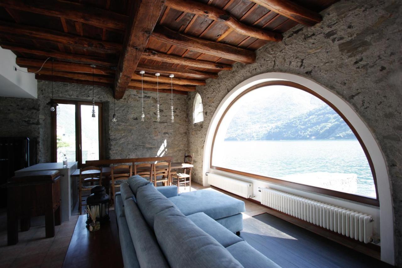 House On The Lake Shore Of Laglio Exteriör bild