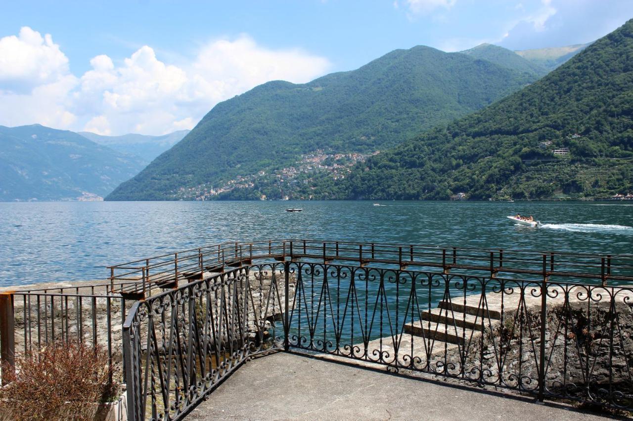 House On The Lake Shore Of Laglio Exteriör bild