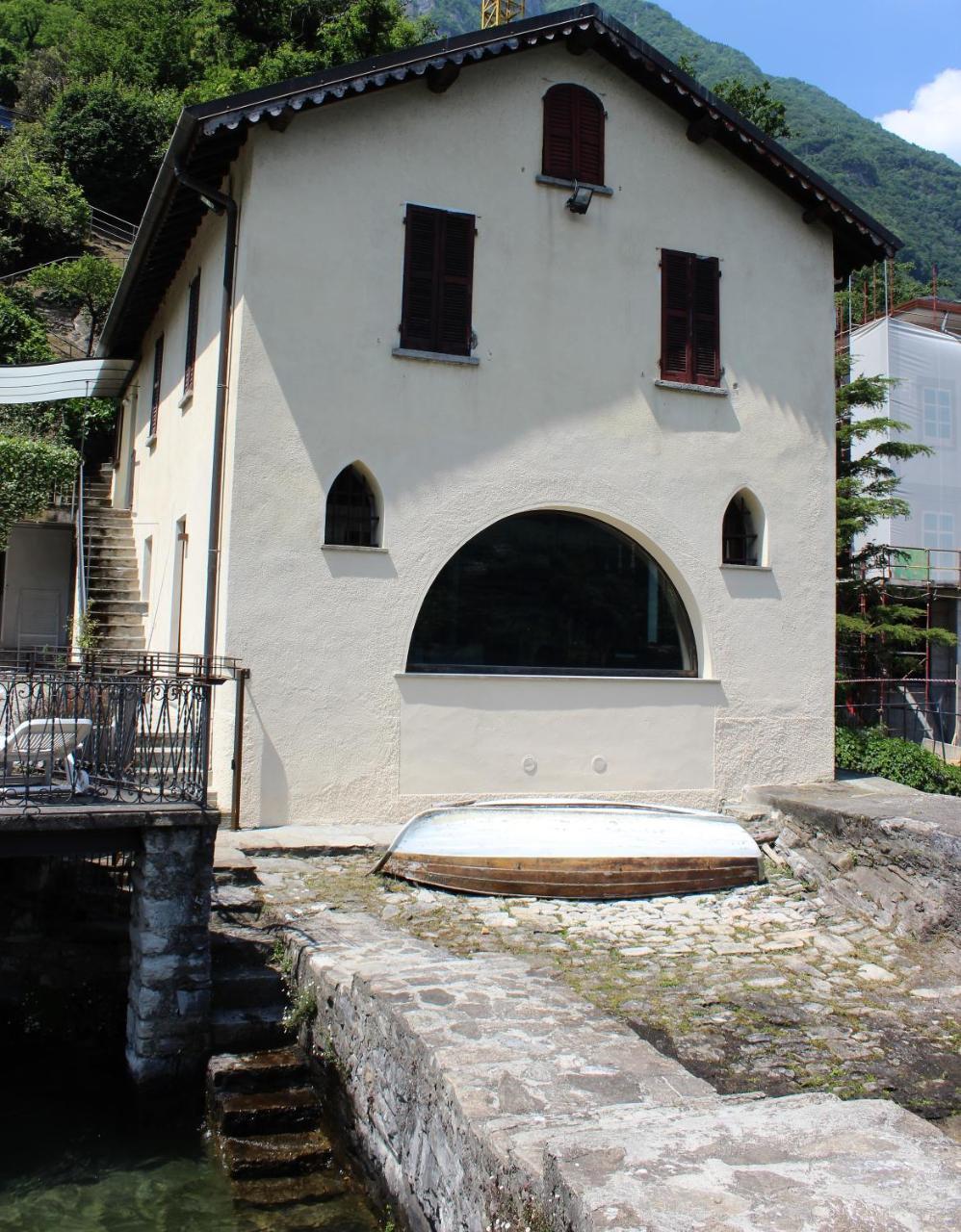 House On The Lake Shore Of Laglio Exteriör bild
