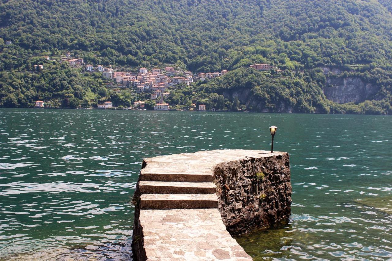 House On The Lake Shore Of Laglio Exteriör bild